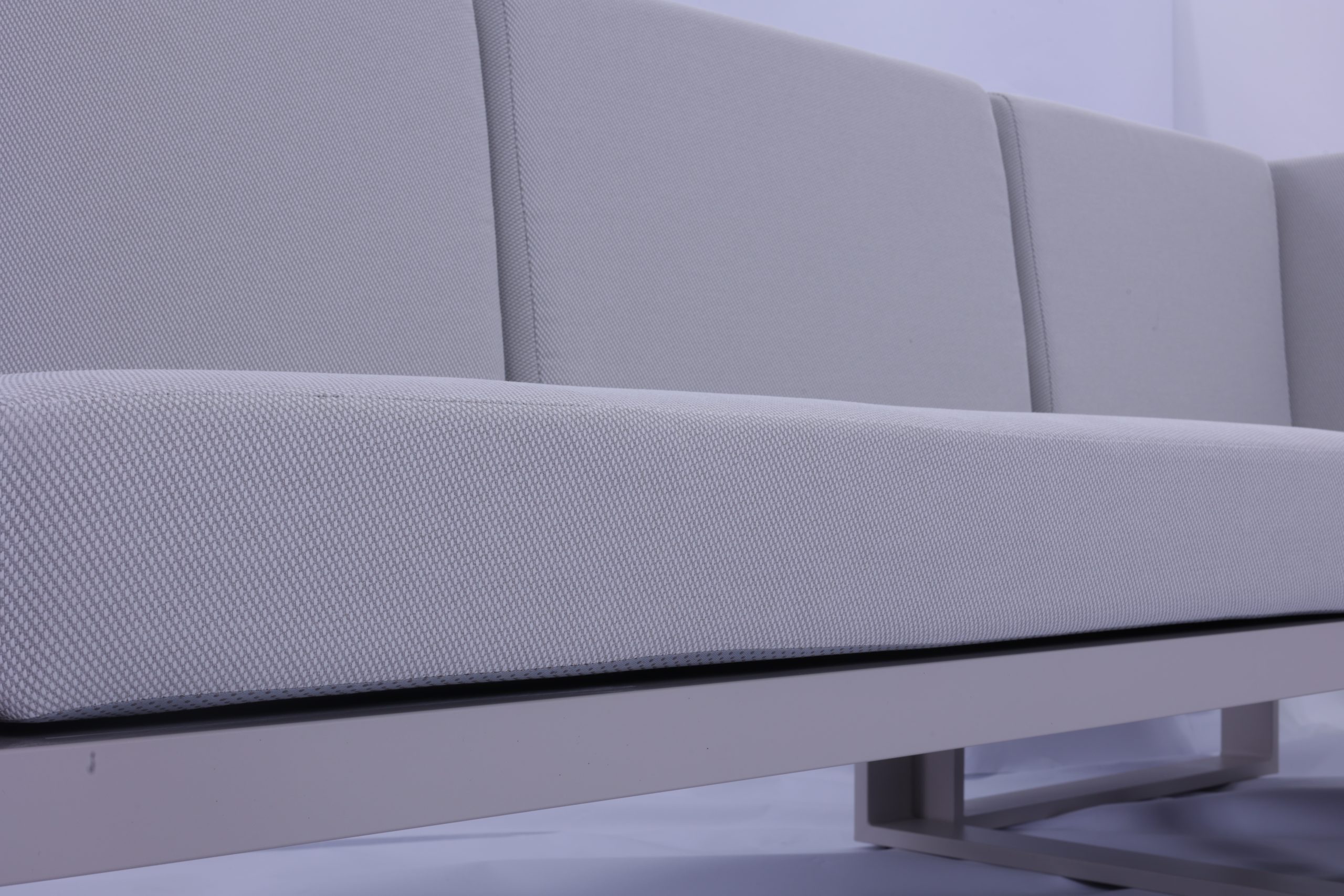 9A2A8071 Norma 5 Seater Outdoor Platform Lounge Setting & Two Round Coffee Tables - Image 12